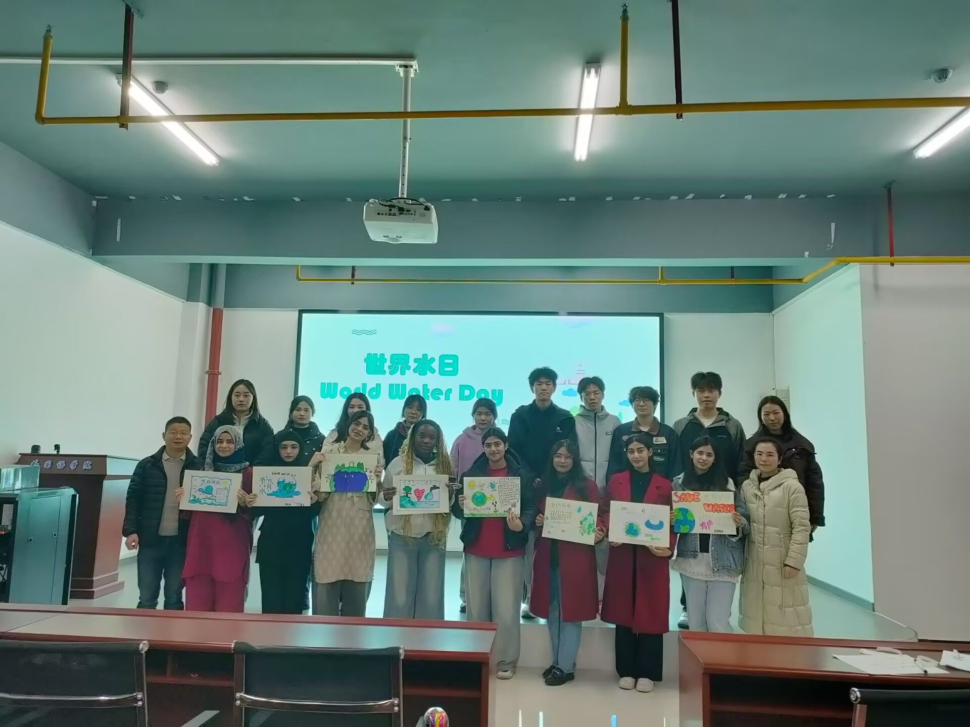 绘节水海报，传文明理念——776net必赢官网学生党员携手来华留学生共迎世界节水日